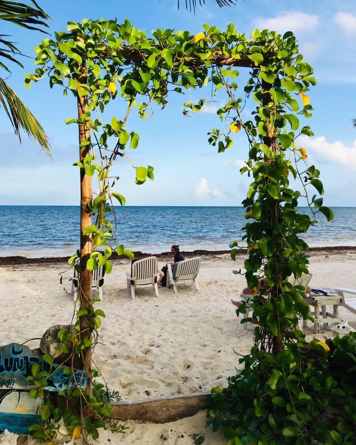 Lunazul Eco-Cabana Frente Al Mar Mahahual Kültér fotó