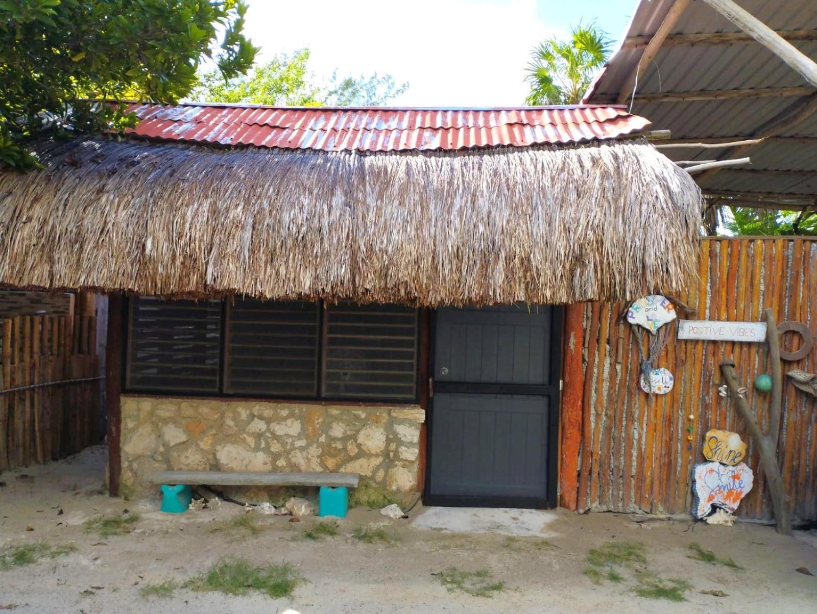 Lunazul Eco-Cabana Frente Al Mar Mahahual Kültér fotó