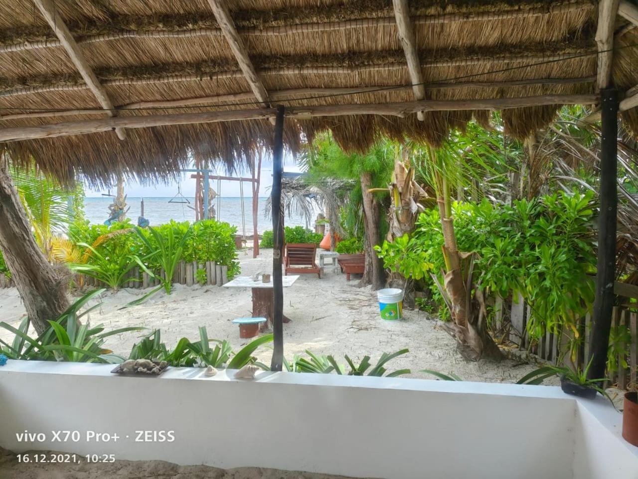 Lunazul Eco-Cabana Frente Al Mar Mahahual Kültér fotó