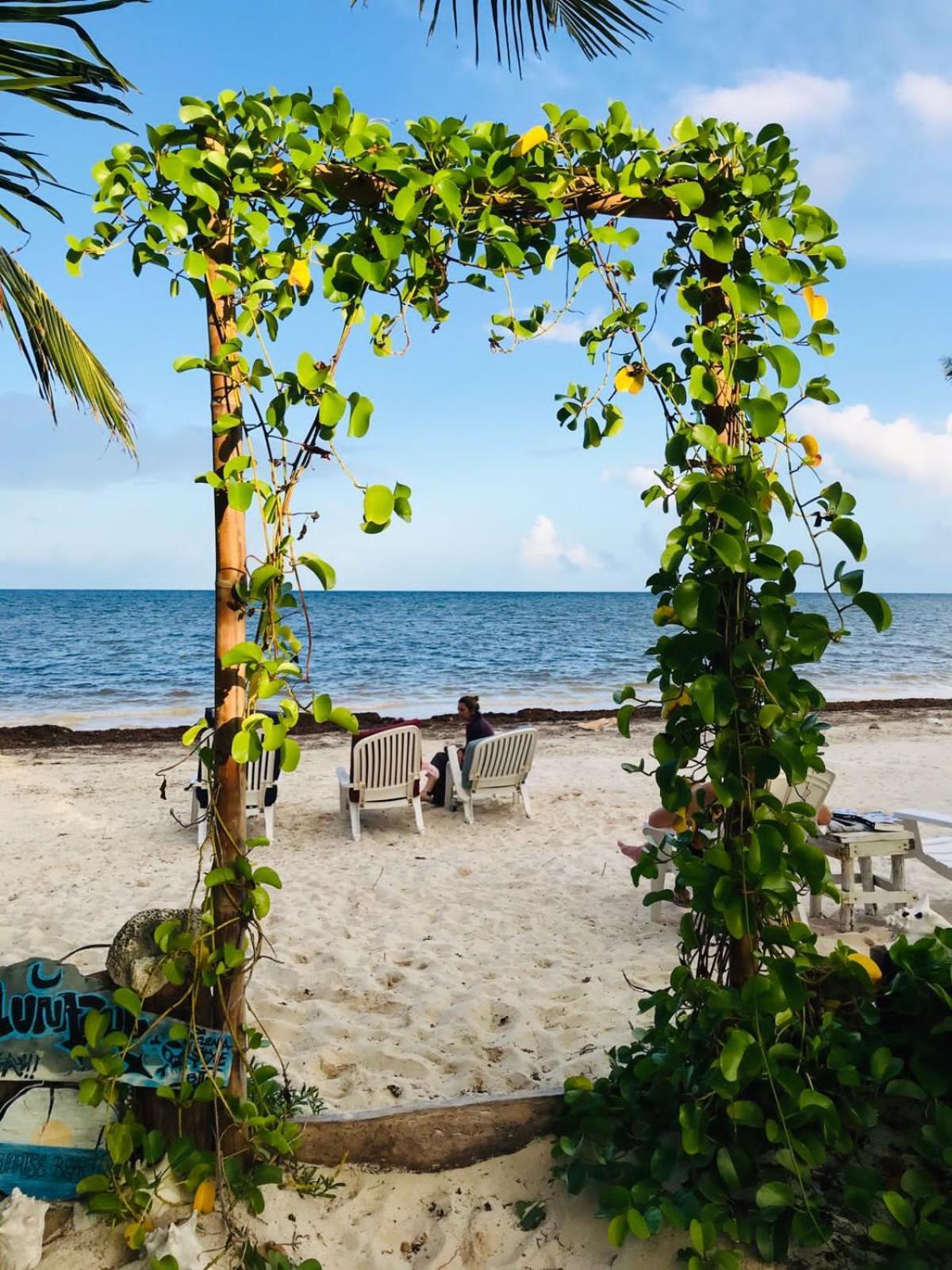 Lunazul Eco-Cabana Frente Al Mar Mahahual Kültér fotó