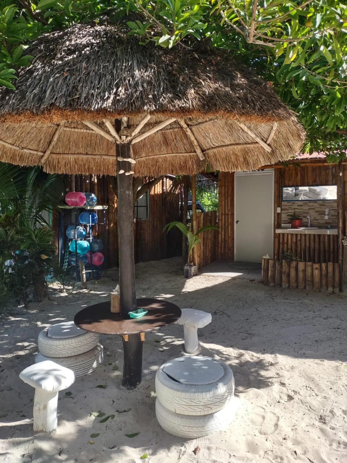 Lunazul Eco-Cabana Frente Al Mar Mahahual Kültér fotó